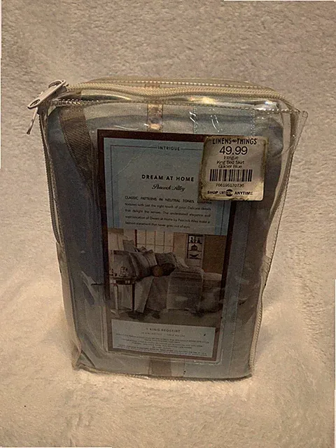 New In Package Peacock Alley Dream At Home King size Bedskirt Glacier Blue