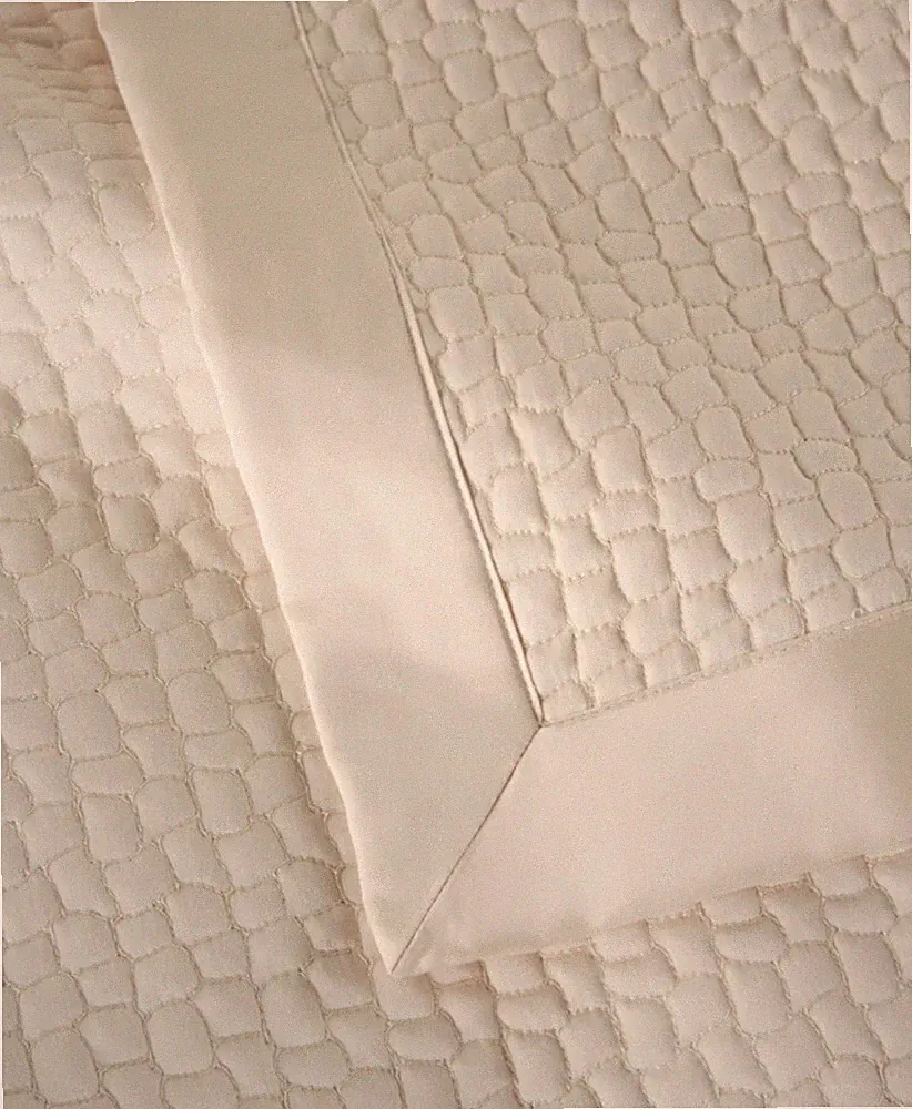Peacock Alley Hamilton Quilted Queen Coverlet Ivory/Off White Portugal $575