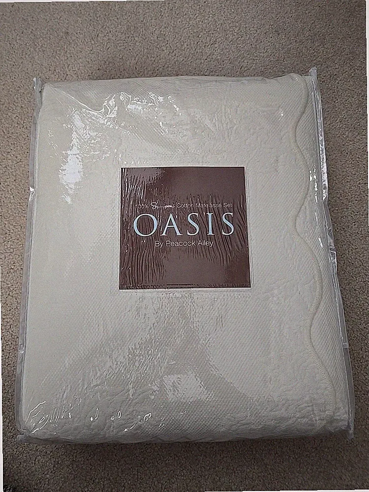 Peacock Alley Oasis Matelassé Coverlet Set 100% Cotton Luxury Bedding + 2 Shams