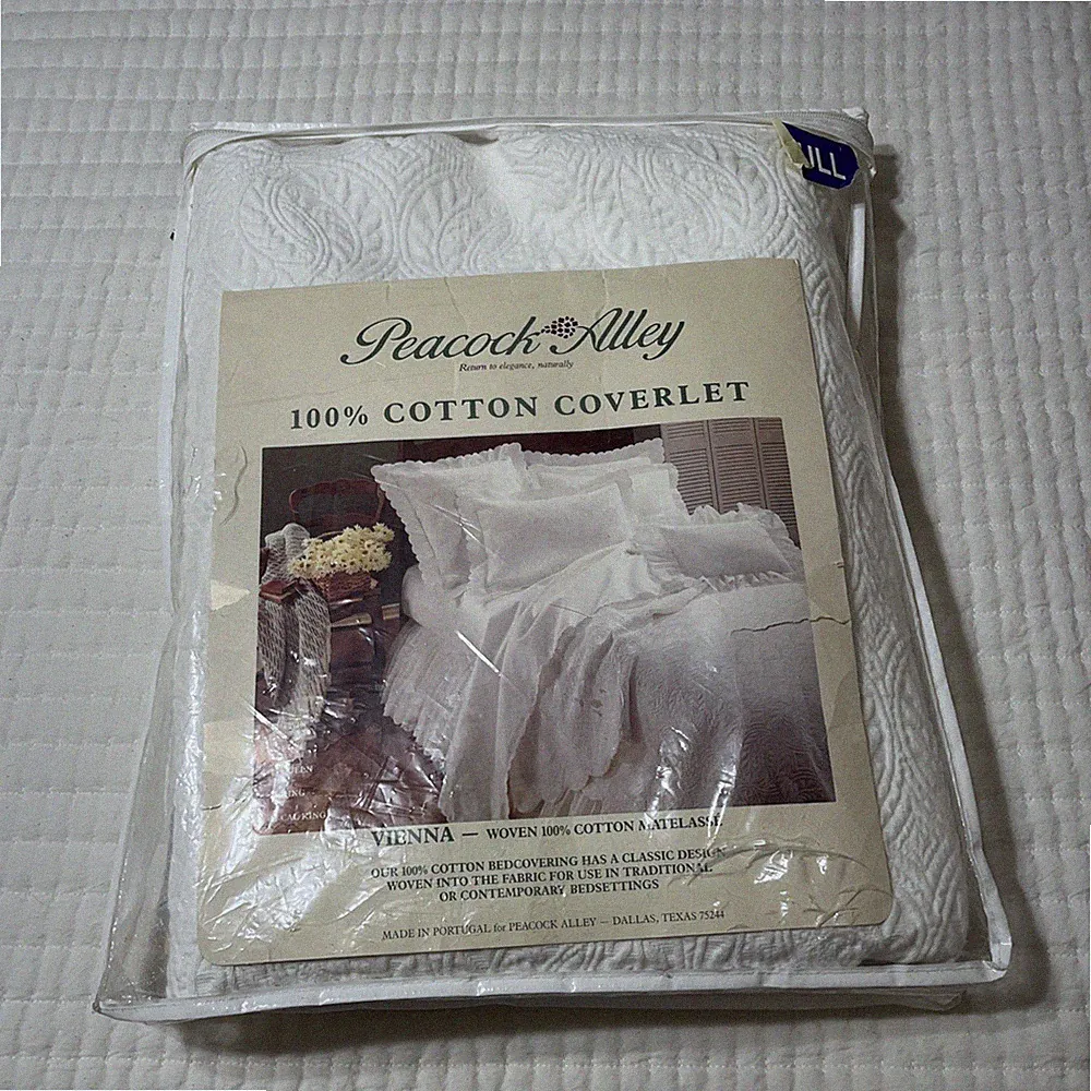 Peacock Alley Vienna - Woven 100% Cotton Coverlet Full Size Made in Portugal EUC